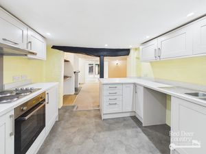 Kitchen- click for photo gallery